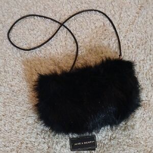NWOT FAUX FUR HAND WARMER BAG